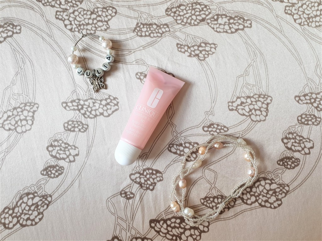 Clinique Moisture Surge lip treatment