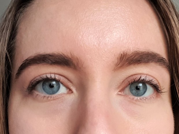 Zuii Organic Volume Mascara on lashes